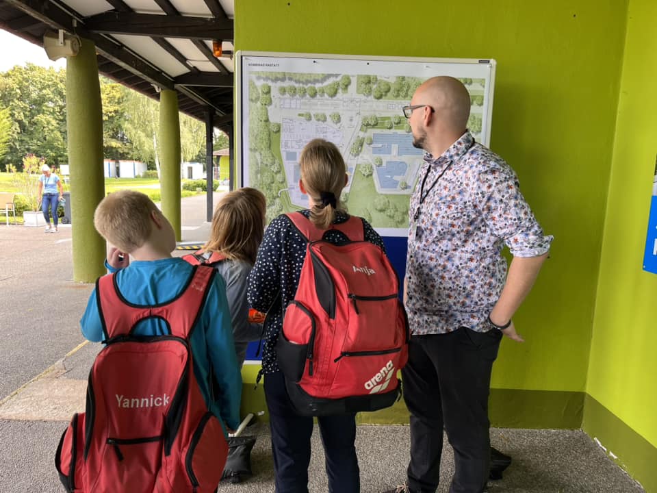 Am 8. August 2023 fand im Familienfreibad Natura und der danebenliegenden Badgaststätte ein Bürger-Dialog zum Kombibad Rastatt statt.